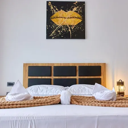 2 Casa Del Mar *
